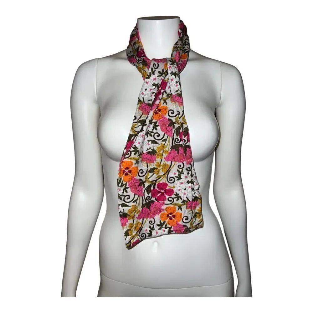 Vera Bradley Tea Garden Knitted Scarf Floral Gray Breast Cancer Pattern NWOT